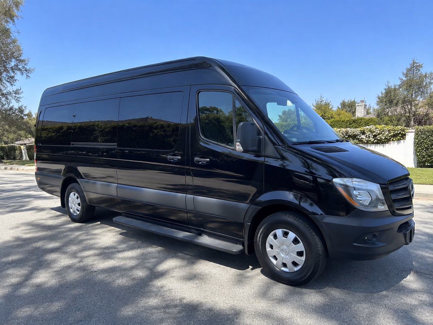 find and book transportation for your next prom 4