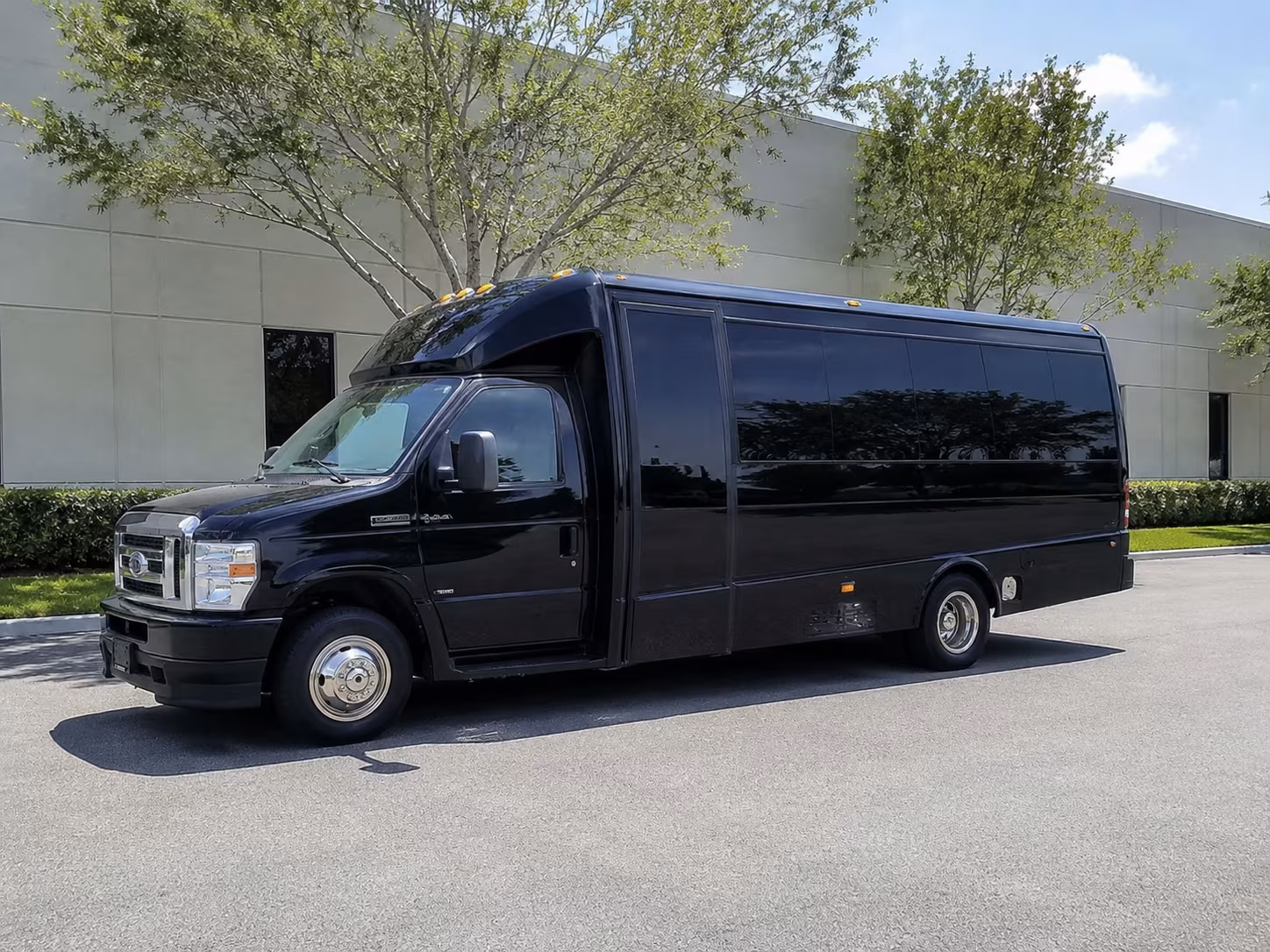 find and book transportation for your next wedding 1