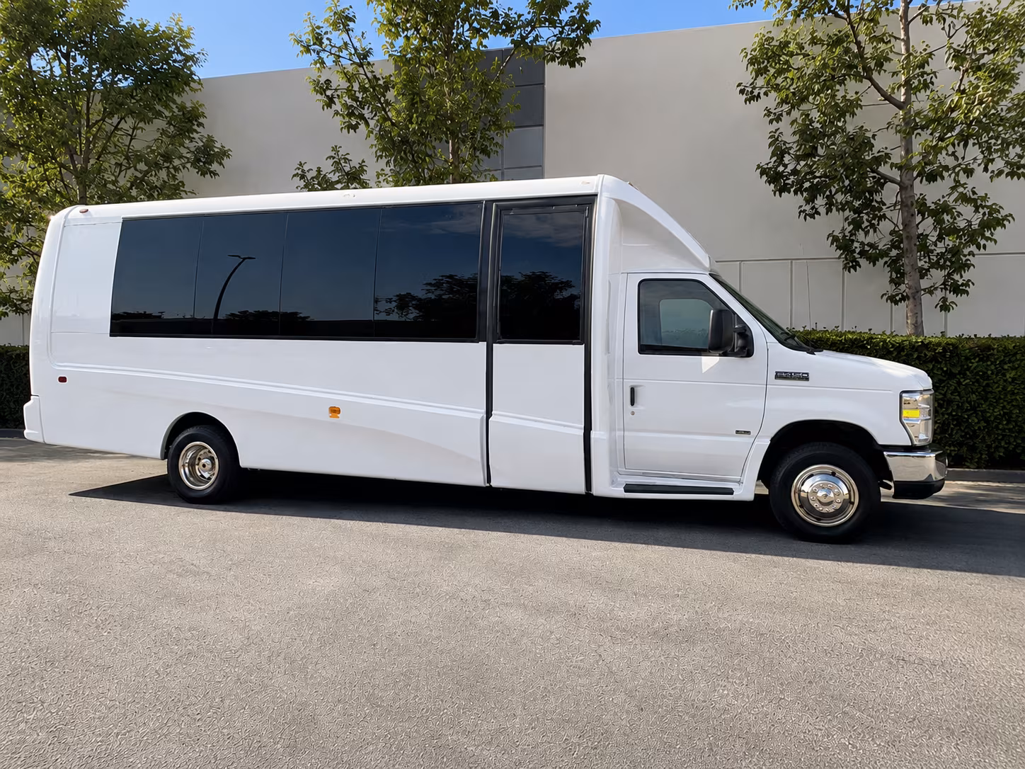 minibus rentals for santa monica bridal party transportation